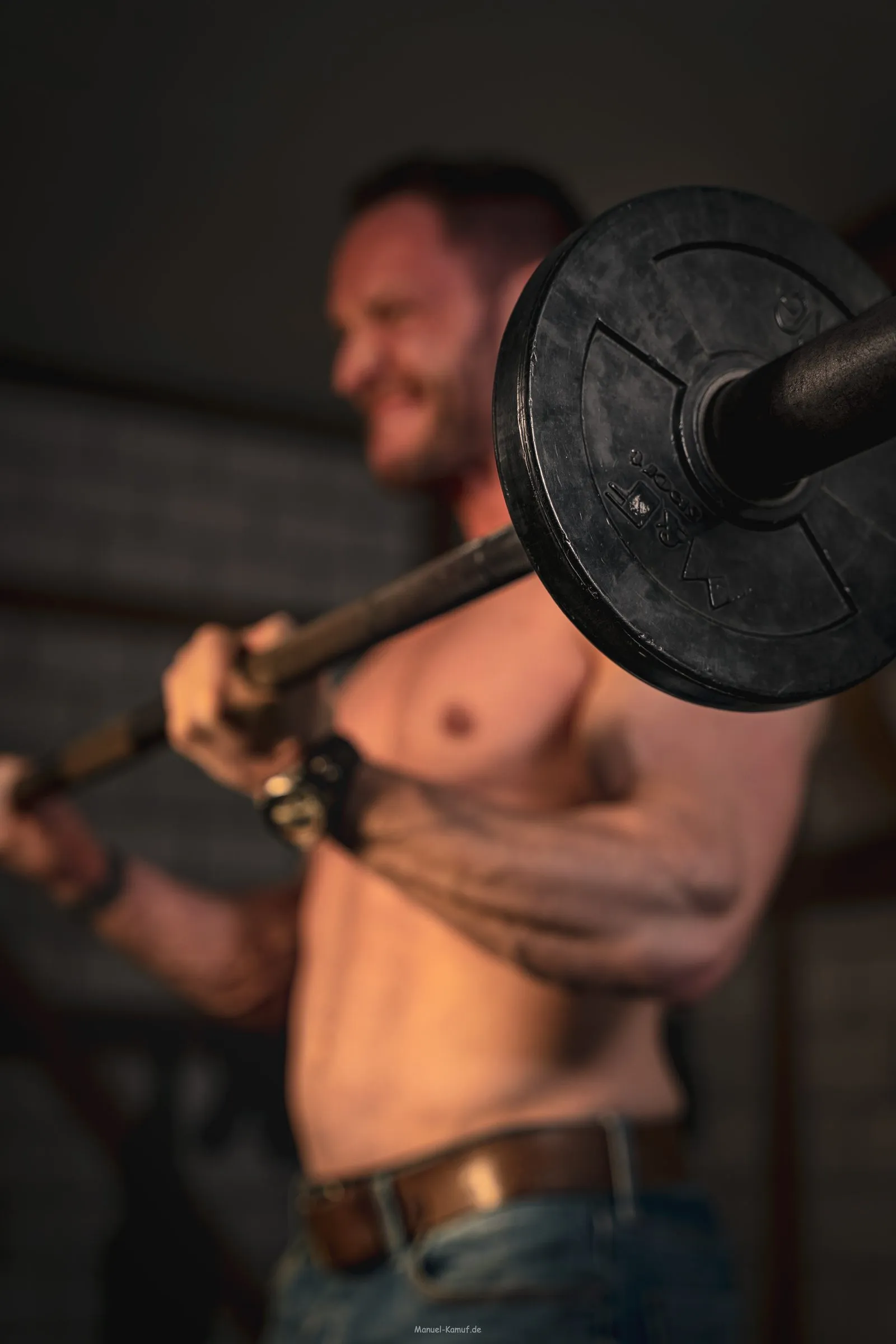 Stefan Aßmus mit Langhantel beim Performance Kick-off im FARMGYM Mühlacker
